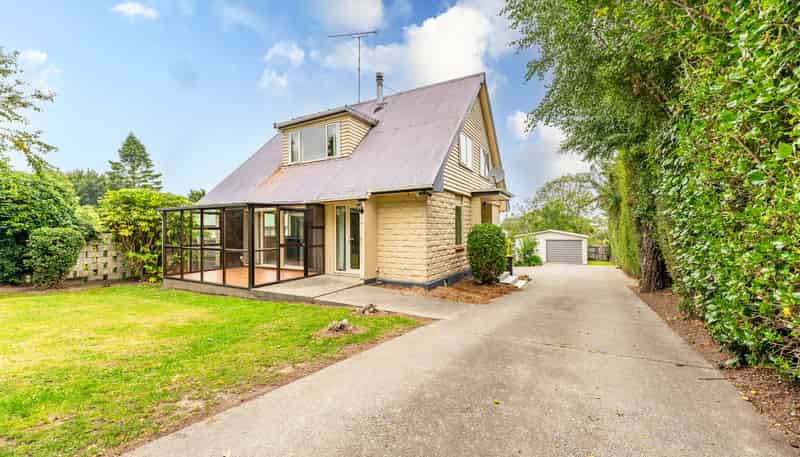 86 Grants Road, Marchwiel