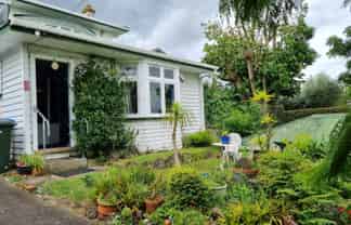 123 Owairaka Ave, Mount Albert