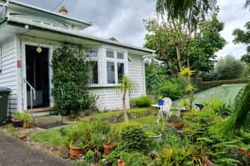 123 Owairaka Ave, Mount Albert