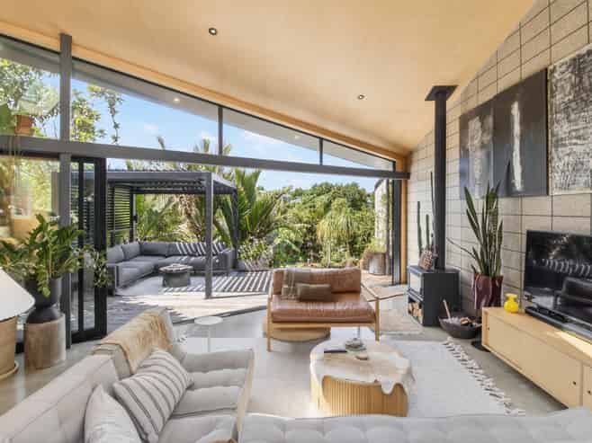 12 Ridge Road, Oneroa