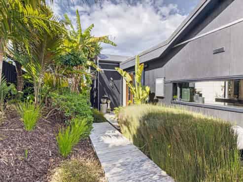 12 Ridge Road, Oneroa