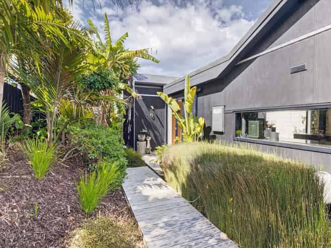 12 Ridge Road, Oneroa