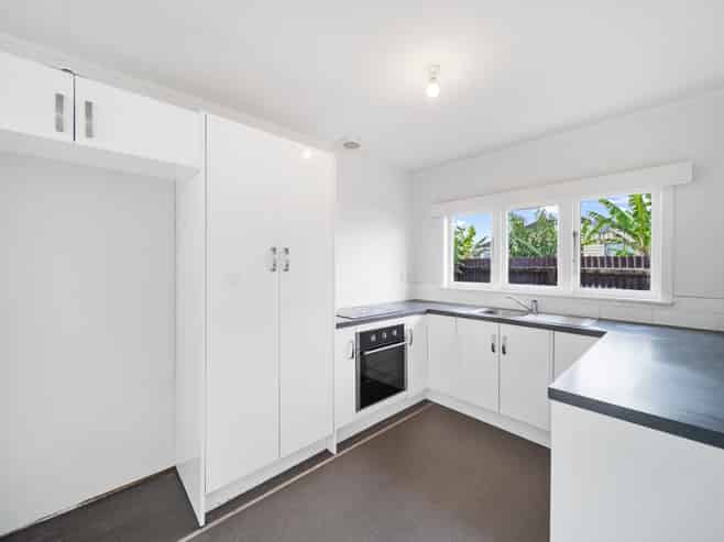 2/8 Fisher Crescent, Otara