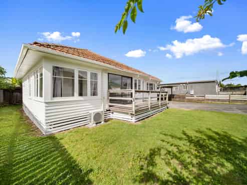 2/8 Fisher Crescent, Otara