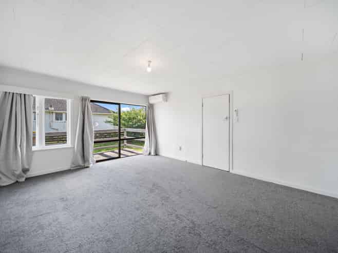 2/8 Fisher Crescent, Otara