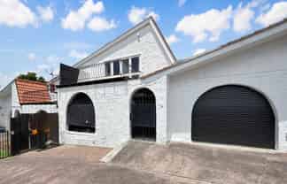 4/8 Wood Street, Papakura