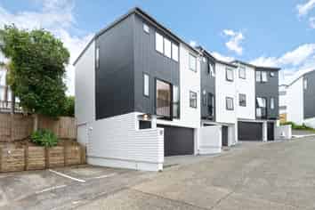 19/69 Target Road, Totara Vale