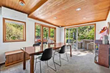 110 Attwood Road, Paremoremo