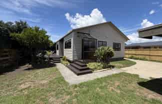 24 Nicholas Ave (Front House), Whitianga