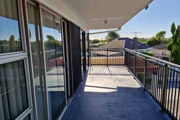 4/84A Pah Road, Papatoetoe
