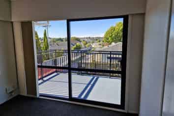 4/84A Pah Road, Papatoetoe