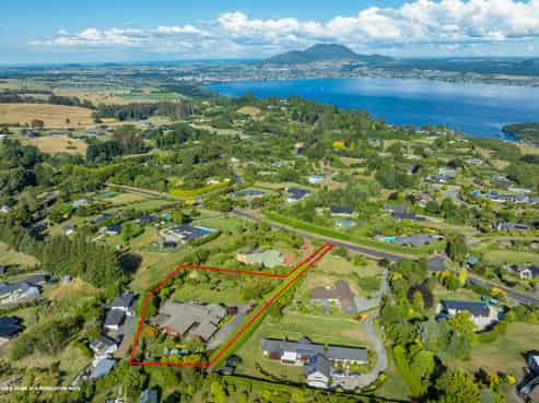 48 Blue Ridge Drive, Acacia Bay