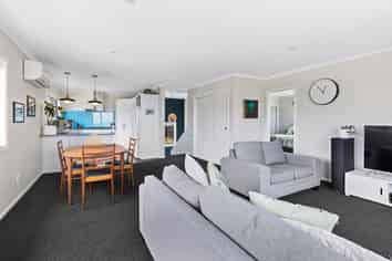 12 Grumman Lane, Newlands