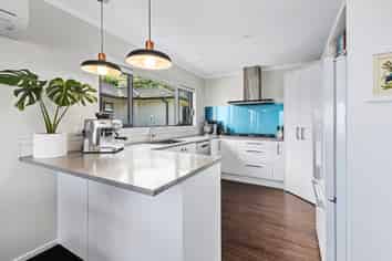 12 Grumman Lane, Newlands