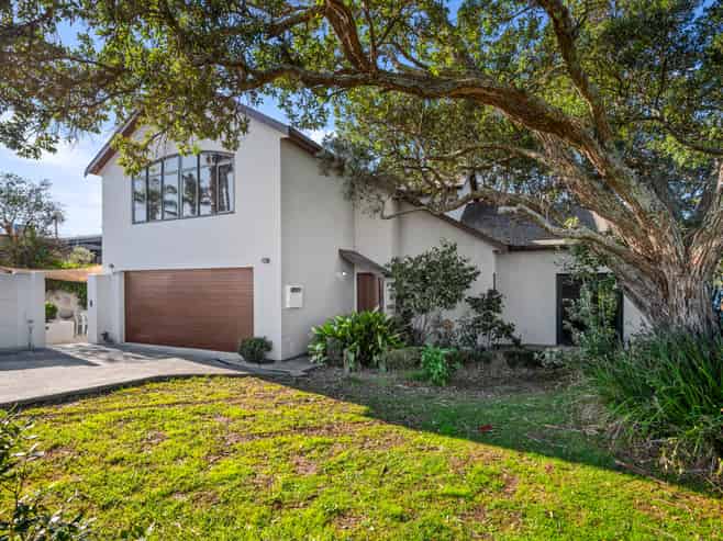 155 Ocean View Road, Oneroa