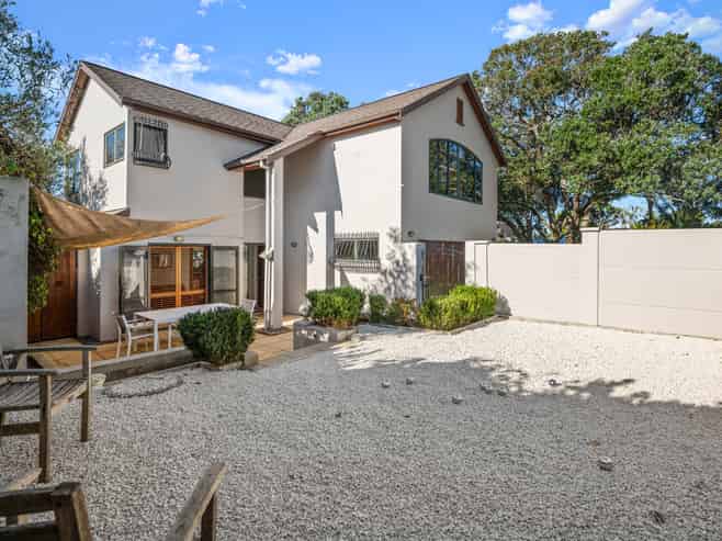 155 Ocean View Road, Oneroa