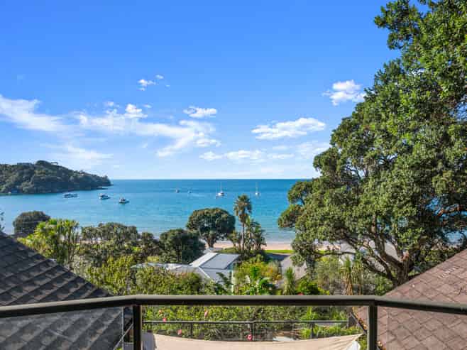 155 Ocean View Road, Oneroa