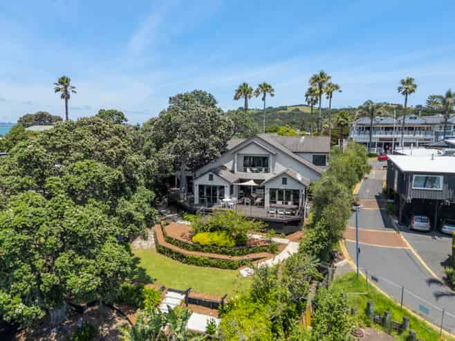 155 Ocean View Road, Oneroa