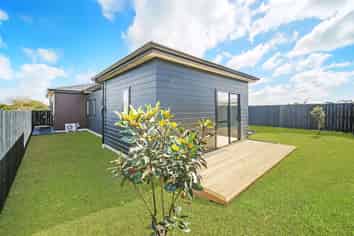 140 Kahui Parade, Karaka