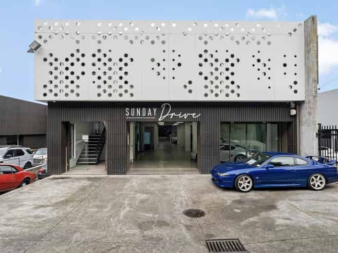 CBRE | Motivated Landlord - Penrose Best Warehouse/Showroom