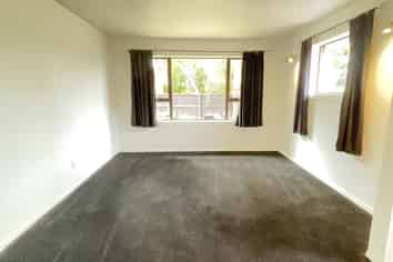 10 Oakhurst Place, Russley