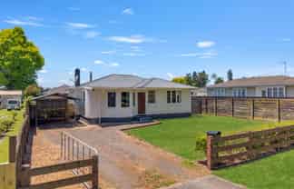 14 Bracken Street, Leamington