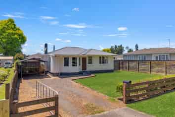 14 Bracken Street, Leamington