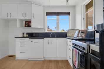 14 Bracken Street, Leamington