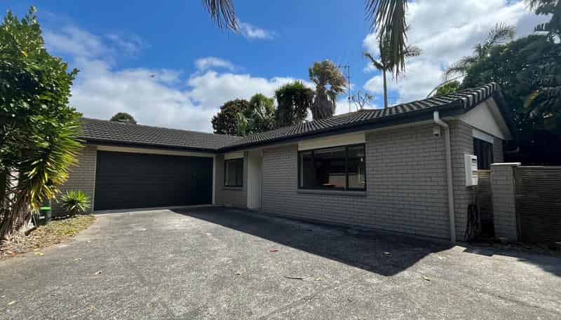 7B Saralee Drive, Manurewa