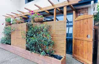 2 Meharg Place, Albany