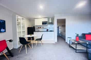 2 Meharg Place, Albany