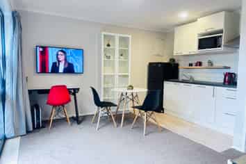 2 Meharg Place, Albany