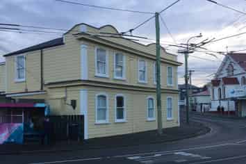 Flat 2/218 Rintoul Street, Berhampore