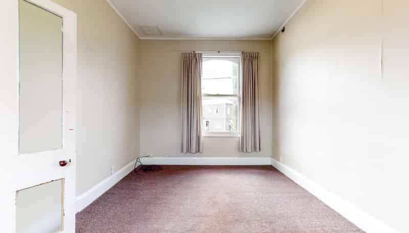 Flat 2/218 Rintoul Street, Berhampore