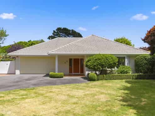 9 Maple Lane, Waikanae