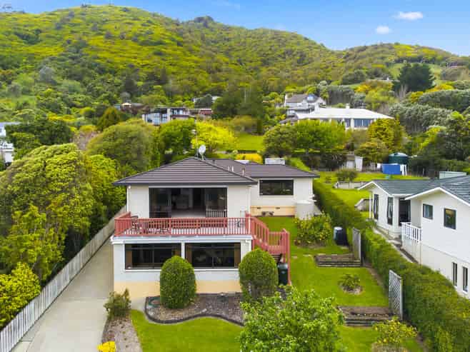 51 Kotare Street, Waikanae