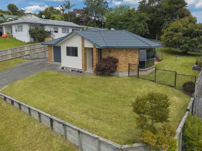 8 Tawhiri View, Pyes Pa