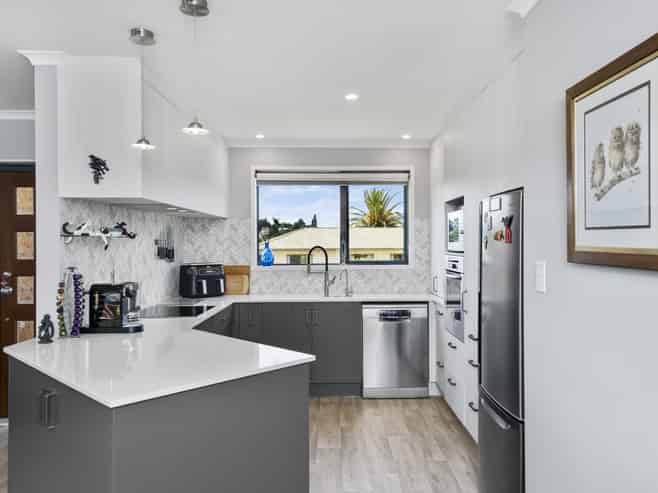 8 Tawhiri View, Pyes Pa