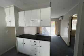 2/31 Islington Street, Trentham