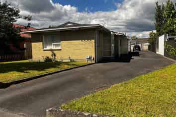 2/31 Islington Street, Trentham