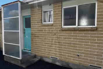 2/31 Islington Street, Trentham