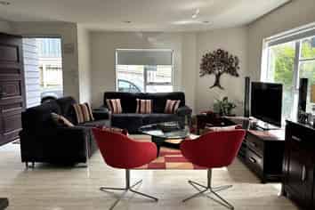 2/103 Glengarry Road, Glen Eden