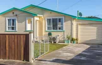 143 Bartholomew Road, Levin