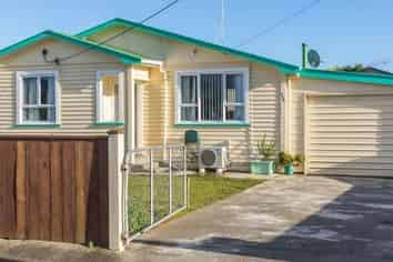 143 Bartholomew Road, Levin