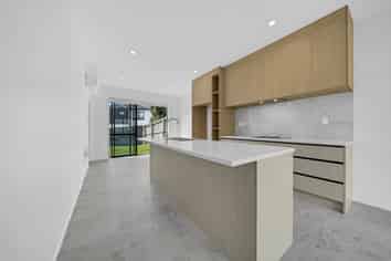 22B Tui Crescent, Manurewa