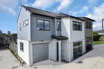 22B Tui Crescent, Manurewa