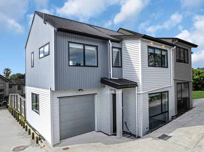 22B Tui Crescent, Manurewa
