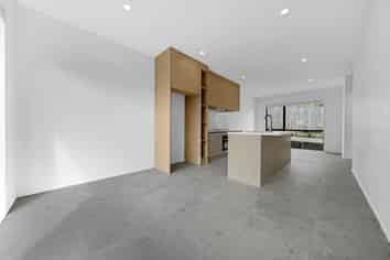 22B Tui Crescent, Manurewa