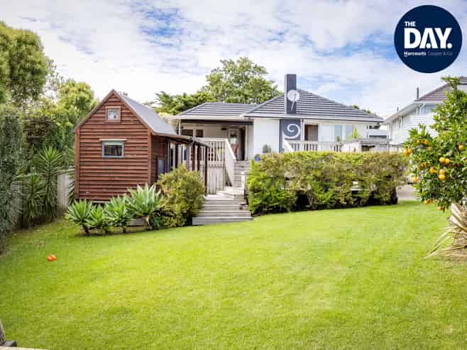 16 Paton Avenue, Te Atatu South