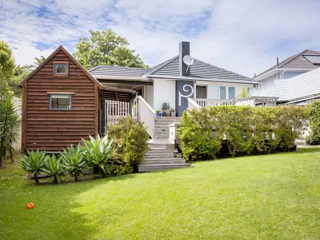 16 Paton Avenue, Te Atatu South